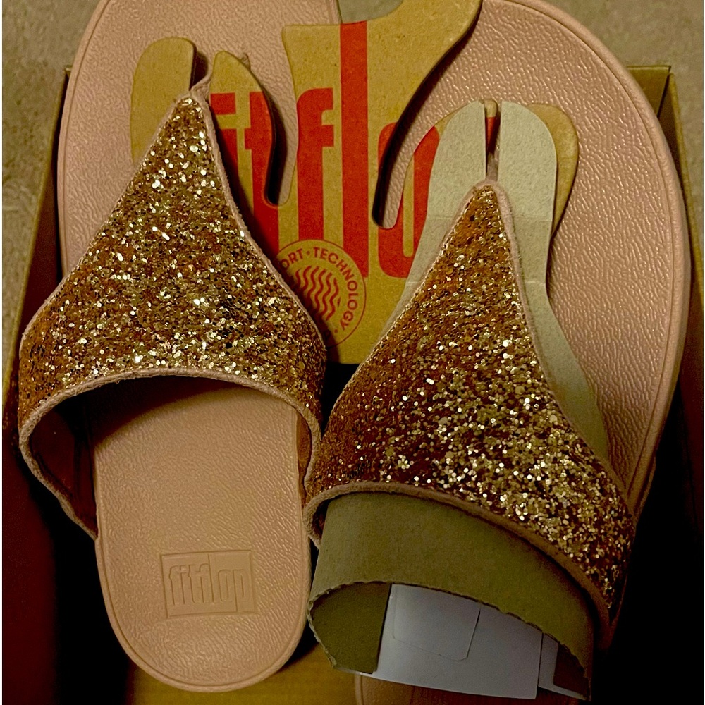 Rose gold Shimma Glitter Fitflops size 7. NEW WITH TAGS